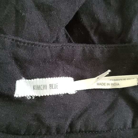 Kimchi Blue Tulip Skirt Size 4 Black Back Zip - Picture 2 of 4